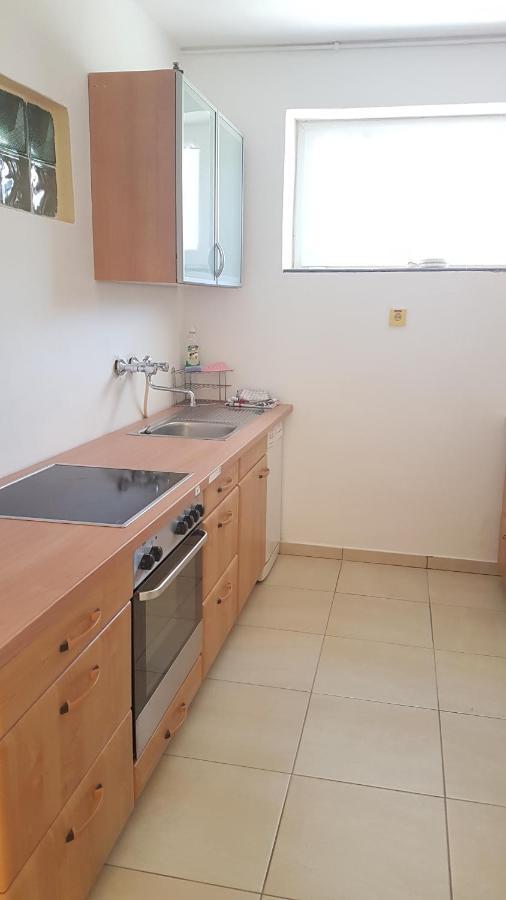 Grosses Ferienhaus Plattensee Balaton - Nyaralo Haz 6 Szobaval, 5 Fuerdoszobaval, 3000 Nm Apartment Szolad Екстериор снимка